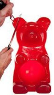 88772680 - Cel mai mare gummy bear