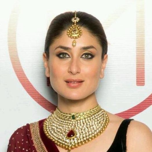 10040_326596690776940_585690907_n - Kareena Kapoor