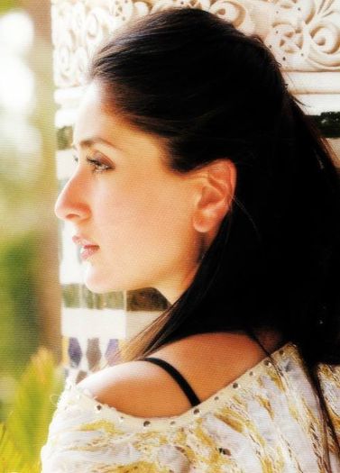 483987_415820728521202_1326691226_n - Kareena Kapoor