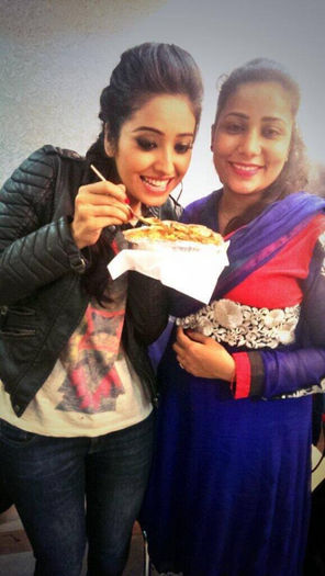 1489271_353248721479636_1435283755_n - 2-Asha Negi si Rithvik Dahajan