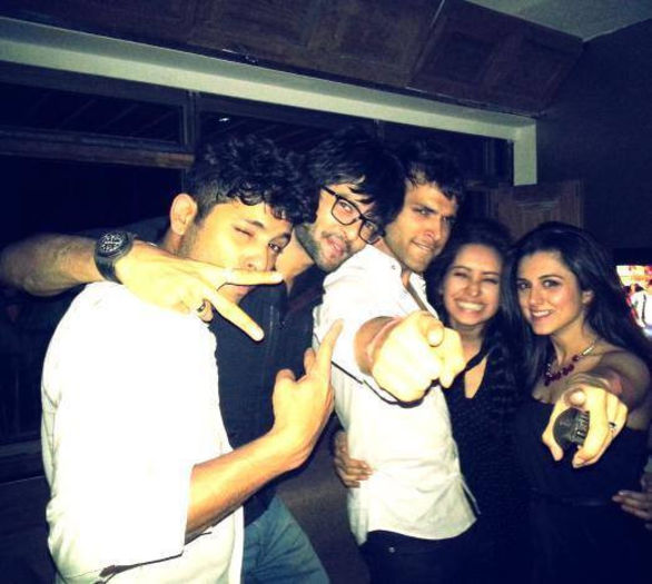 1551764_354115168059658_979098549_n - 2-Asha Negi si Rithvik Dahajan