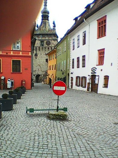 ..OCOLIRE LA DREAPTA ????