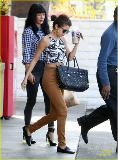 1 - Selena Los Angeles---28 January 2014