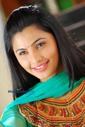 DAISY24 - DAISY SHAH