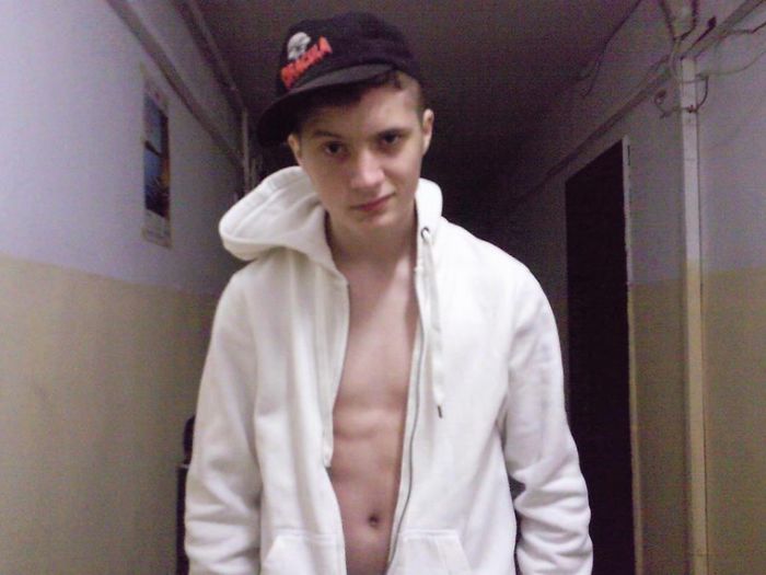 319533_275525942580307_577241813_n