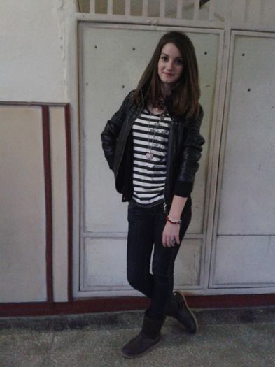 1557494_707428075956758_449636349_n