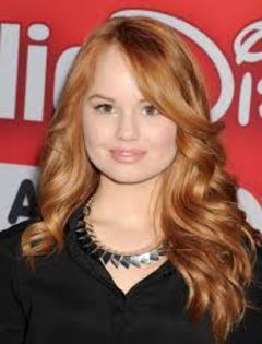 28 - alegeti o poza neocupata  cu debby ryan