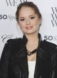 29 - alegeti o poza neocupata  cu debby ryan