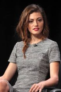 16 - alegeti o poza neocupata  cu phoebe tonkin