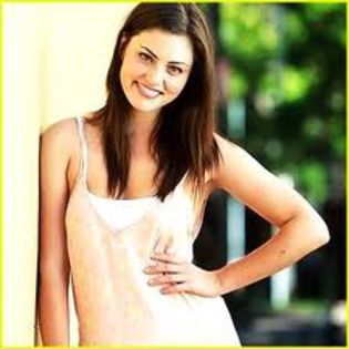 18 - alegeti o poza neocupata  cu phoebe tonkin