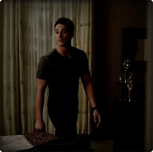 #► *baga ``bomboanele`` gasite in sticla si iese afara* din pacate se pare ca nu...*bea*