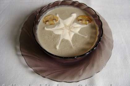 Felul principal : Supa crema de ciuperci - x Meniul zilei