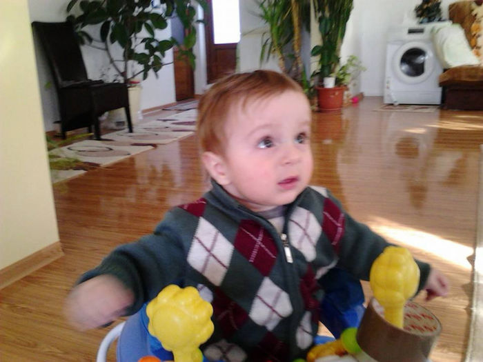 1544430_1440749392827577_856708406_n - un bebe mic -2013