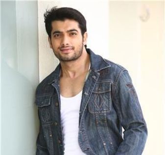 SHARAD MALHOTRA-ELIMINAT - ELIMINA BAIATUL INDIAN VEDETA