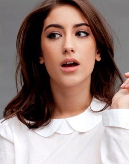 38 - Hazal Kaya