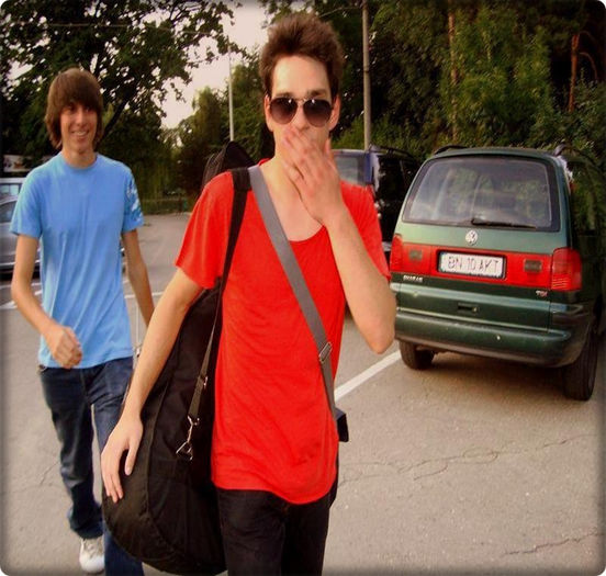 Mai bine da ! Haidee ! ♥ [ o trage de mână. ]