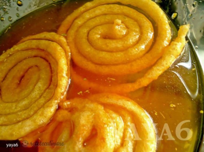 jalebi-77089 - JALEBI-COVRIGEI INSIROPATI-COVRIGEI DIN INDIA-ATI MANCA