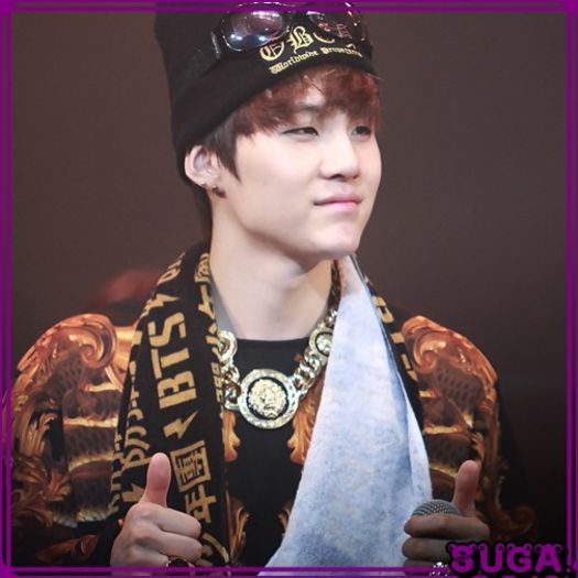 ✖ Ehh,acelasi lucru Minwoo,tot buna e. :D :)) Nu v-am vazut de secolee. :))