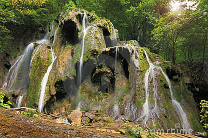 beusnita-waterfalls-waterfall-romania-15657002 - Natura si atat