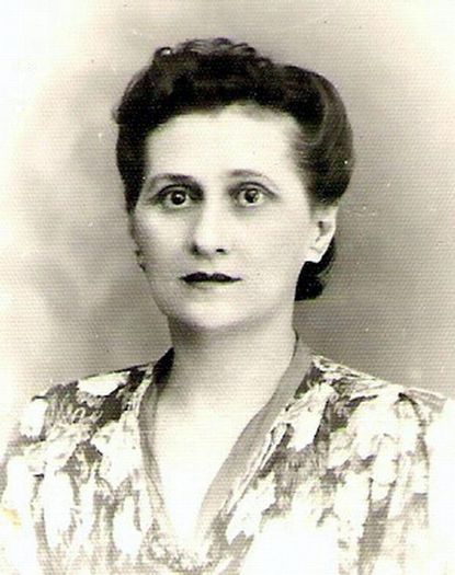 Bunica (Mami), Maria Zainescu; Maria Zainescu (1889-1981), nascuta preot Toma Alexandrescu. Fotografie din 1937
