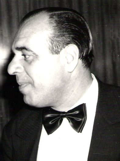 Ing. Dan Calin, fost director general; Ing. Dan Calin (1926-1989), fost director general al Trustului de Lucrari Speciale din Bucuresti. Fotografie din 1973.
