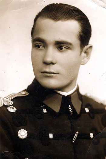 Si sotul ei, locotenent Vasile Radu - 1-1 CRISTIAN ZAINESCU - RADACINI-PRIMII ANI DIN VIATA