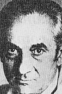 Varul primar al tatalui, Ovidiu Dinulescu; Medicul militar Ovidiu Dinulescu, fost detinut politic si presedinte al Fundatiei Culturale Memoria - filiala Ploiesti (foto din Revista Memoria, 1994)
