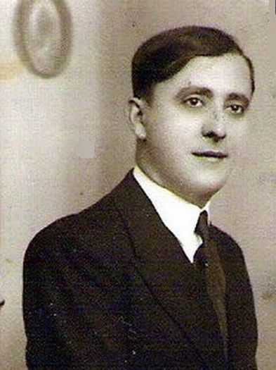 Fratele cel mare al mamei, Ilie Mihaescu; Avocat Ilie (Pie) I. Mihaescu (1903-1968), fost magistrat inainte de razboi.
