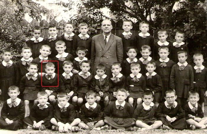 Cristian Zainescu, elev in clasa I; Scoala primara Nr. 119 Bucuresti, fosta Enachita Vacarescu, invatator Popescu (Domnul), 1955
