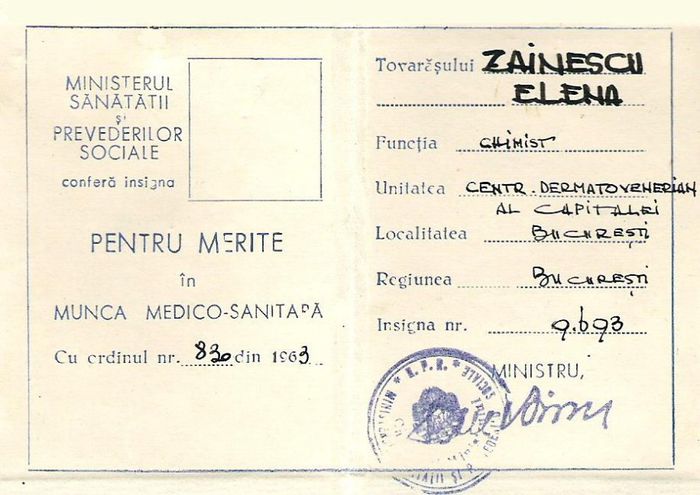 Conferirea insignei Pentru merite mamei; De catre Ministrul Sanatatii, Bucuresti 1963
