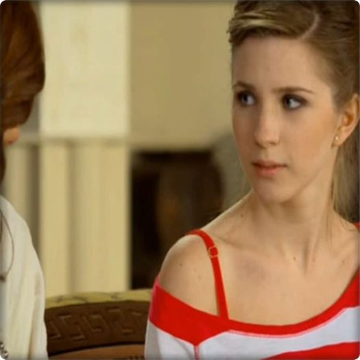 Cine ? Eu şi el ( arată spre Vlad. ) ce să avem noi? Adică el ,adică eu adică da, stai ce. #ioana - bucatarie ____ cooking - x3