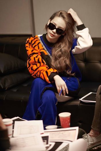 cl meeting - 2NE1 11