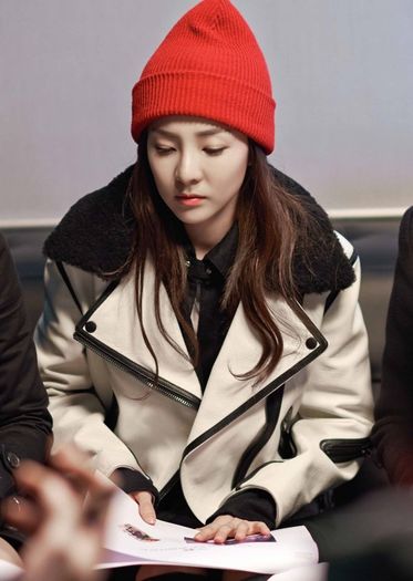 dara n - 2NE1 11