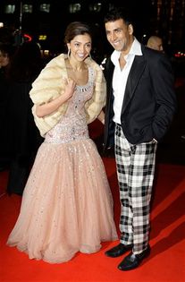 deepika-padukone-akshay-kumar-2009-1-12-15-34-53