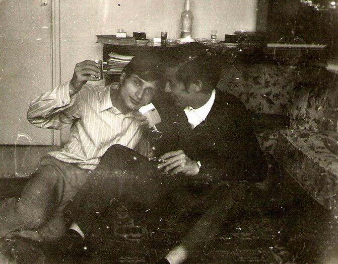 Cristian Zainescu si Niculae Langa, 1972; Intalnire cu prietenii scrimeri in noul apartament din strada Baiculesti nr. 15, Bucuresti
