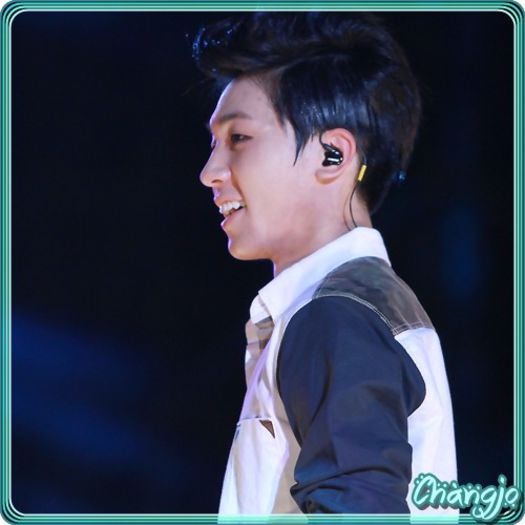 *- Hoonie..ce stii sa pui paie pe foc. T-T :)) -.- [pleaca sus]
