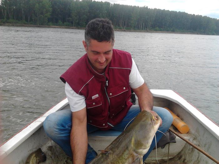 2013-05-25 10.50.00 - La pescuit pe Dunare