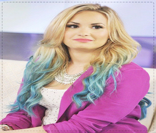 ;♥ - Emma`s fav color is BLONDE-BLUE. - x - game - what is your fav hair color