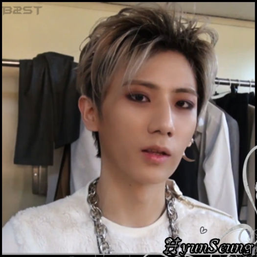 [(:] ..Ayoo~ Ce se aranjează Yesung. :-? .. - ix __ Episodul 048 __ xi