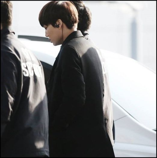 [K] ..[intra].. Aigo hyung, asa ma astepti tu pe mine. [-( #H Bunaa. :3 - ix __ Episodul 048 __ xi