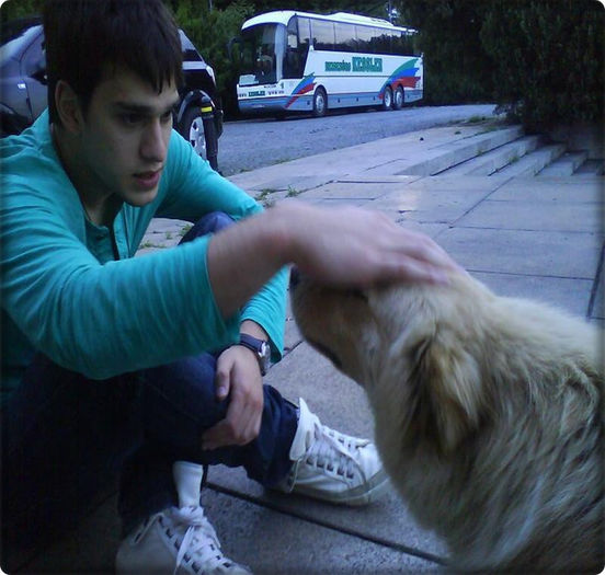 [ o ciufuleşte ca pe căţelul din poză. ] #anca. Nu-i fac nimic, frate! o.O #and. Nu prea cred! #i.