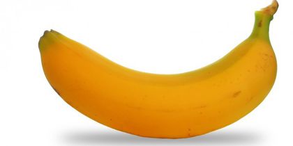 38 - ALEGETI-VA O POZA LIBERA CU FRUCTUL BANANA