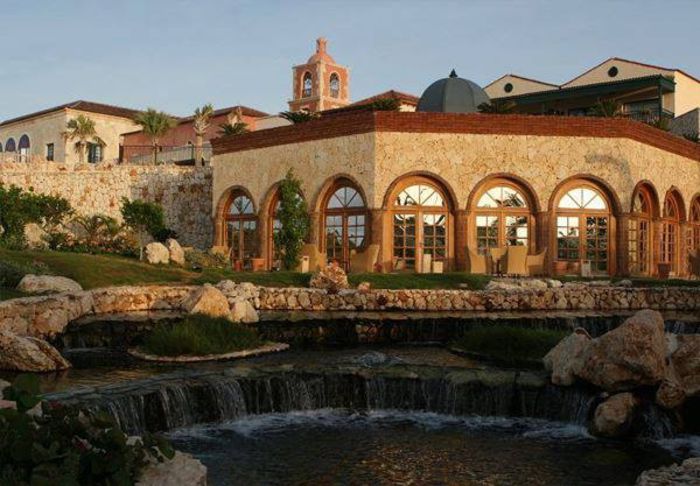 1185778_707668282580875_1866230063_n - Locuri minunate