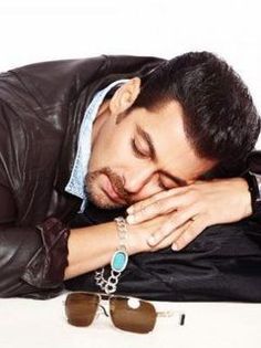 S2 - SALMAN KHAN SLEEPING