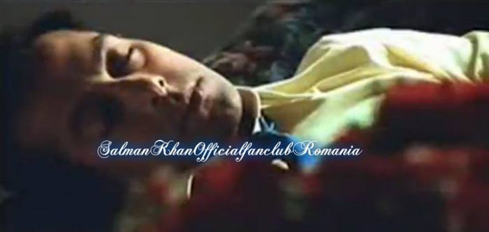 S28 - SALMAN KHAN SLEEPING