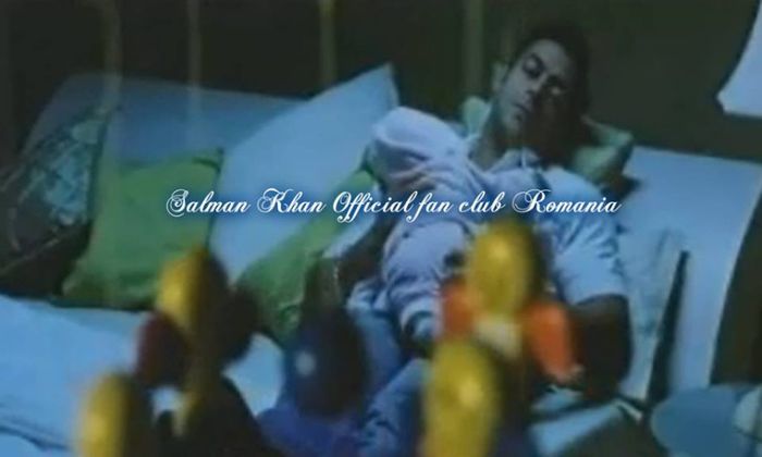 S30 - SALMAN KHAN SLEEPING