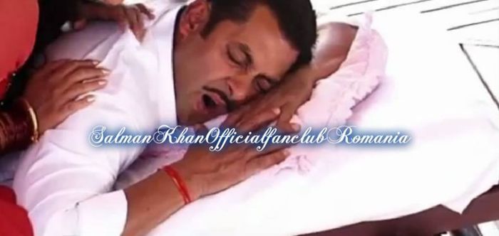 S35 - SALMAN KHAN SLEEPING