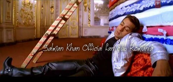 S53 - SALMAN KHAN SLEEPING