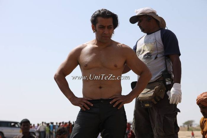 D18 - SALLU BHAI