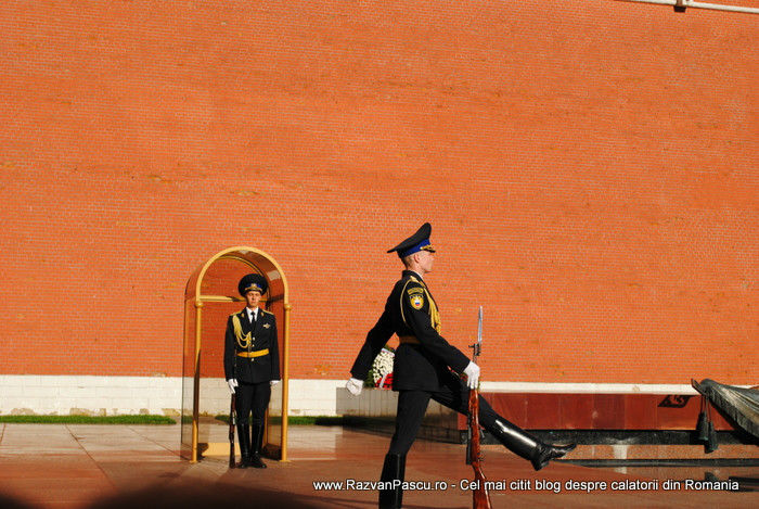 Moscova-Kremlin - Y-CALATORIND PRIN EUROPA